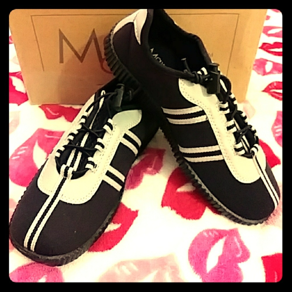 Max Collection Tennies